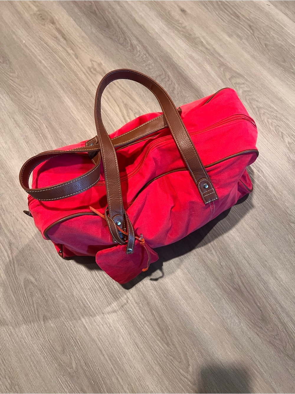 Tommy Hilfiger Red Canvas Travel Tote with Brown Leather Handles - Picture 6 of 16